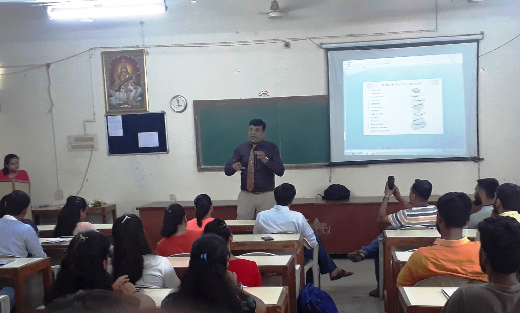 “CASH-EncashYour Education”MrJigar Solanki,Indian Society for Training and Development Anand Chapter V V Nagar. 